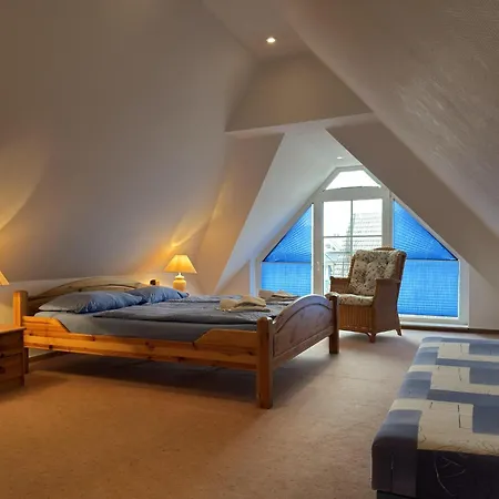 Mit Balkon-nur 500 Meter Zum