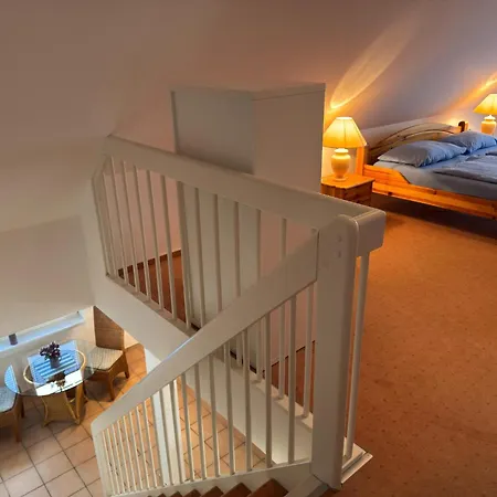Mit Balkon-nur 500 Meter Zum Apartment *